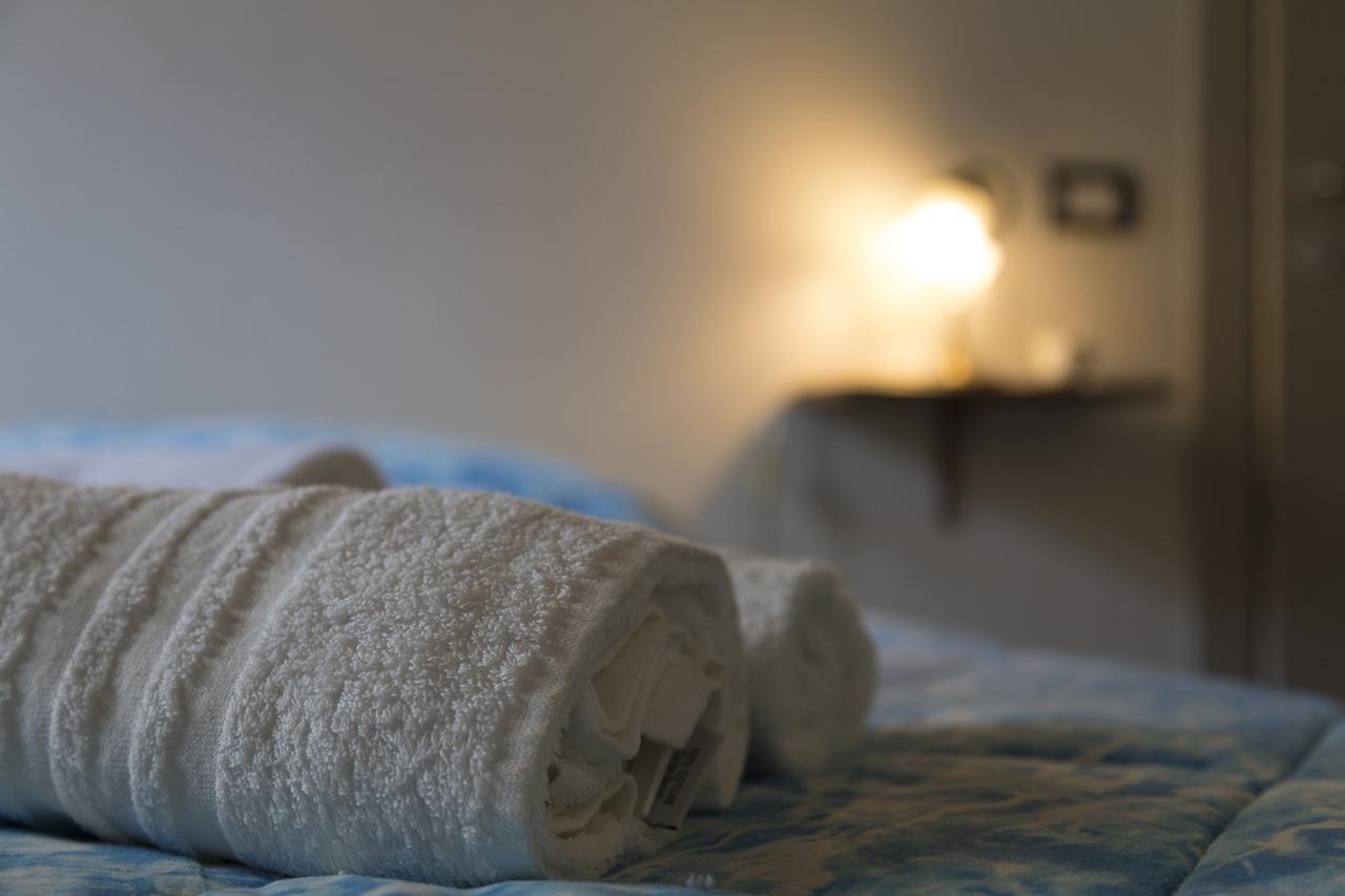 Abbraccio Del Carrubo Bed & Breakfast Scicli Bagian luar foto